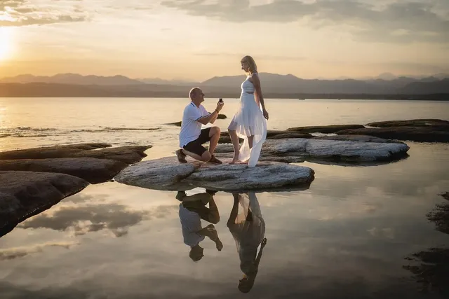 Engagement photos at the Kennedy Center by Amy Wu